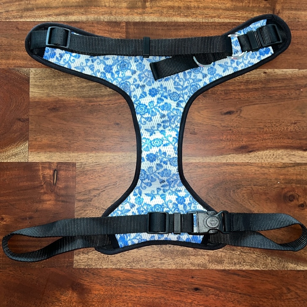Reversable Floral Harness - Picture 2 of 3